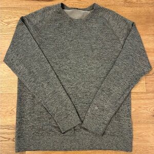 Lululemon Men's Engineered Warmth Long Sleeve Crew in Vaper / Gull Grey